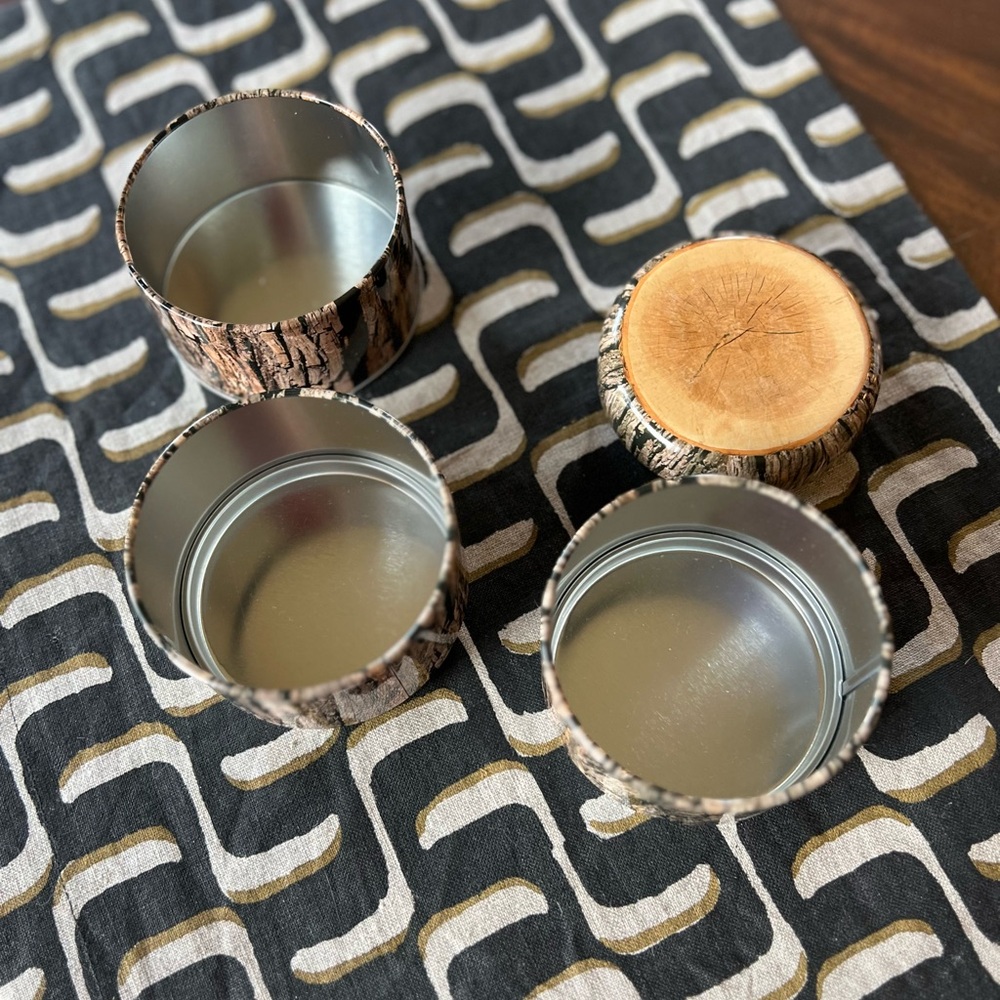 𝘒𝘪𝘬𝘬𝘦𝘳𝘭𝘢𝘯𝘥 Wood Stacking Tin - Picture 7 of 10
